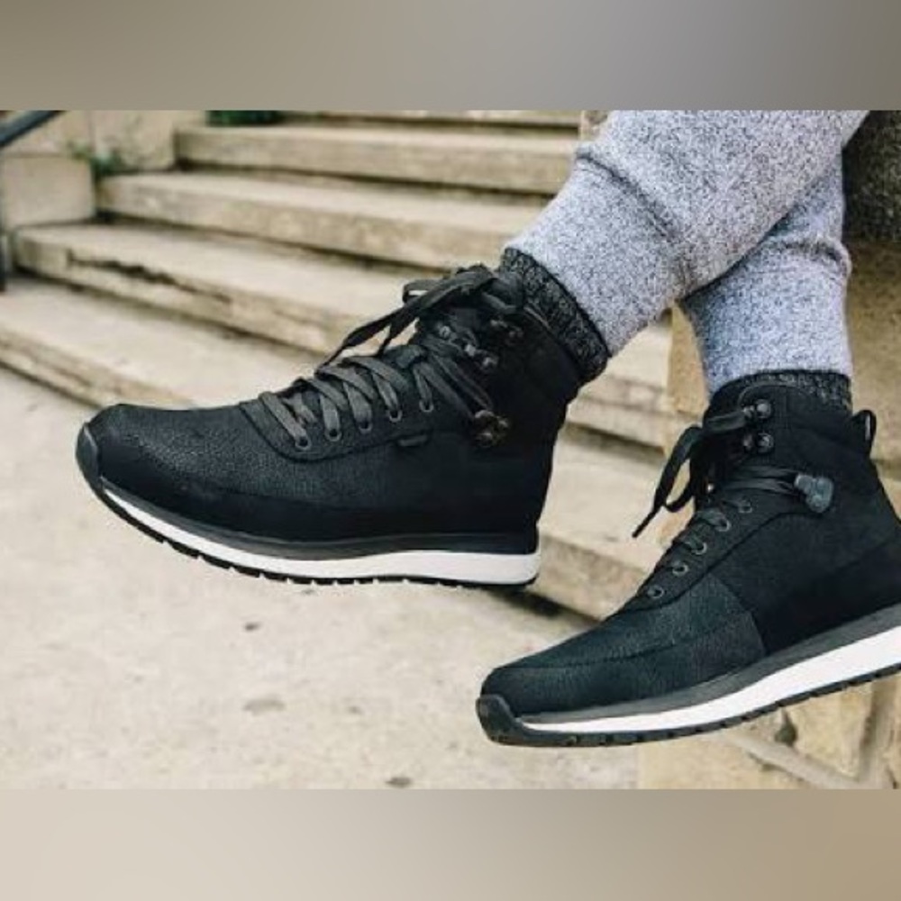 Brand new! Roots leather high top sneakers/boots